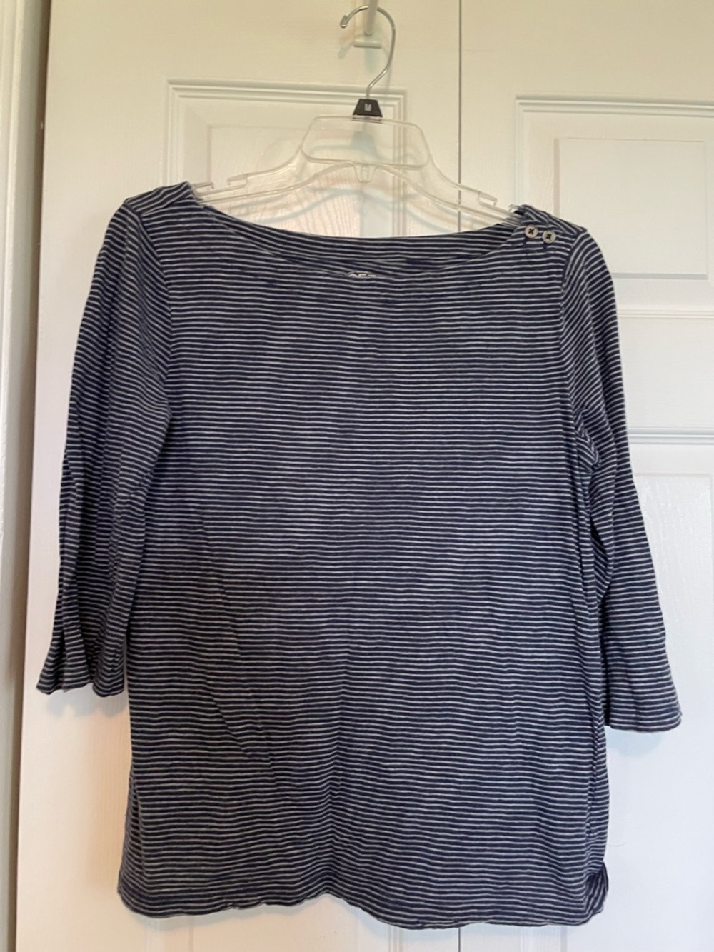 Women’s Ann Taylor Loft Sz M blue/white striped pullover top.